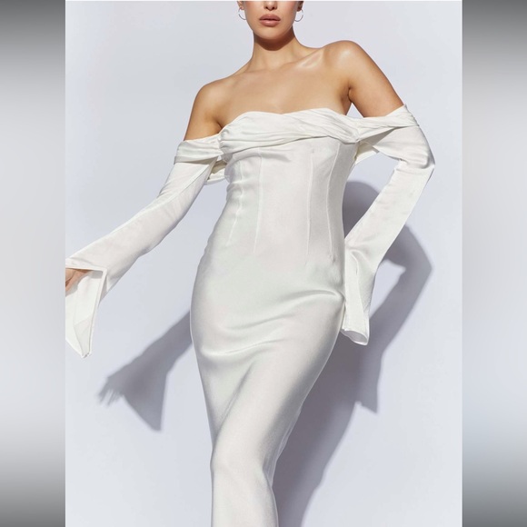 Meshki GISELLE Off Shoulder Cowl Neck Maxi Dress - White NWT - Picture 2 of 5